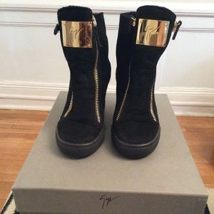 Authentic Giuseppe Zanotti Womens Sneakers Wedges High Top Zip Black Gold 35